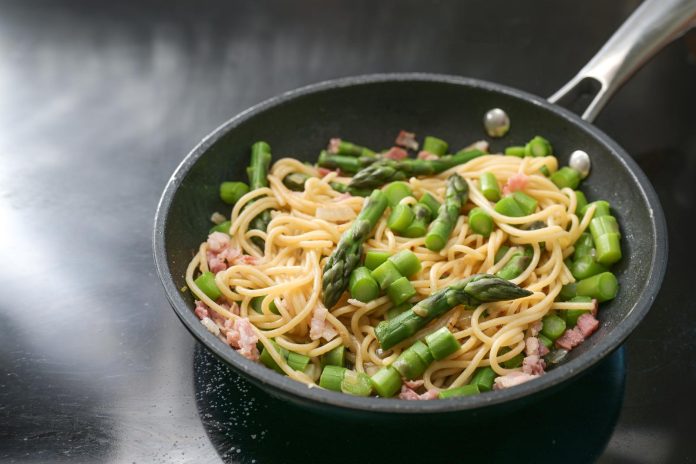 Pasta asparagi e pancetta