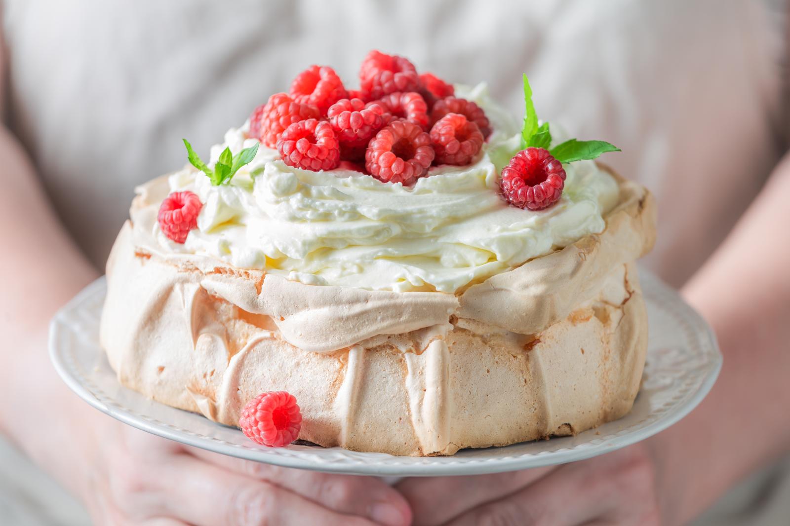 Sorprende con la deliziosa Torta Meringata: un tripudio di dolcezza e leggerezza! Torta meringata